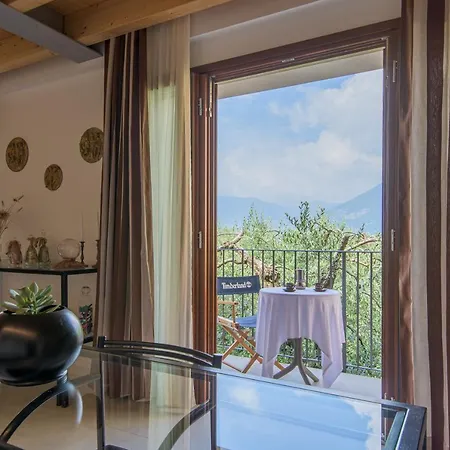In Riva Al Di Iseo Dependance Primo Piano Apartment