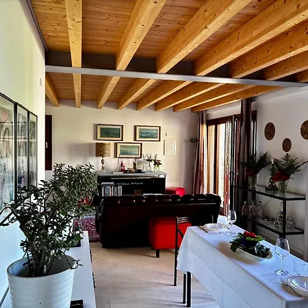 In Riva Al Di Iseo Dependance Primo Piano Apartman Marone