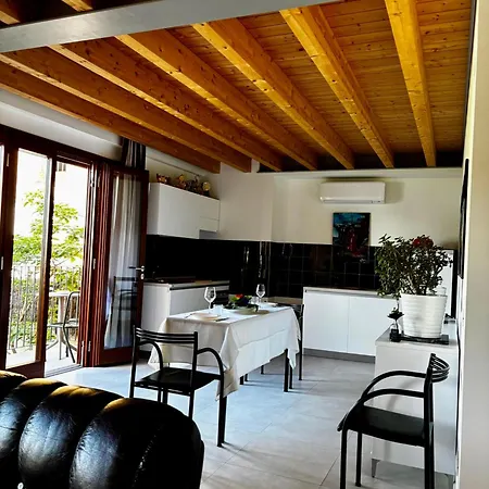 In Riva Al Di Iseo Dependance Primo Piano Marone