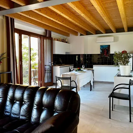 In Riva Al Di Iseo Dependance Primo Piano Apartman