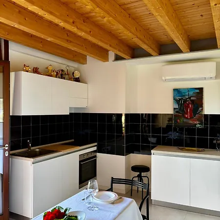 In Riva Al Di Iseo Dependance Primo Piano Apartman